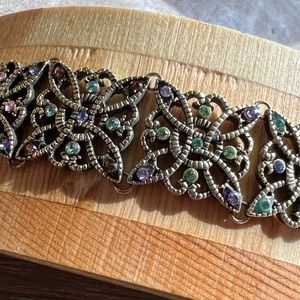 Beautiful vintage gold tone bracelet with multi colored stones ✨